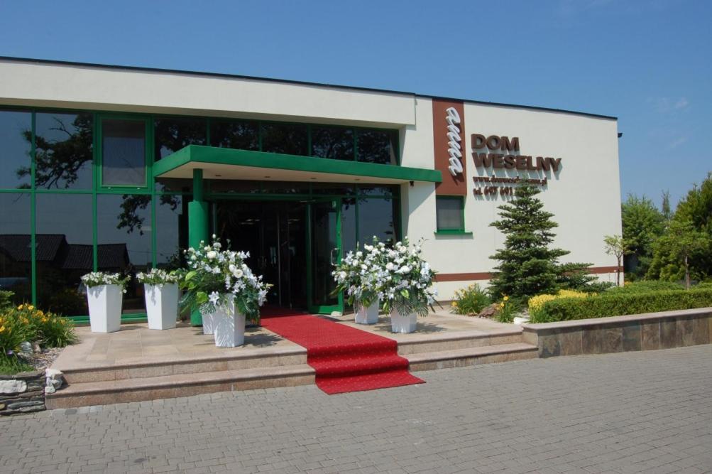 Dom Weselny ,, Anna" Hotel Warlubie Bagian luar foto